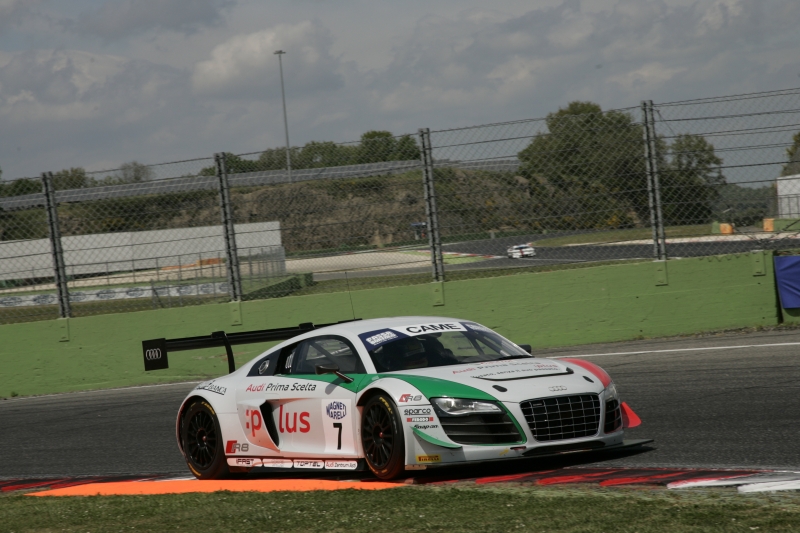 A VALLELUNGA LA STAGIONE 2015 E’ PARTITA SENZA ACUTI PER LE R8 LMS ULTRA