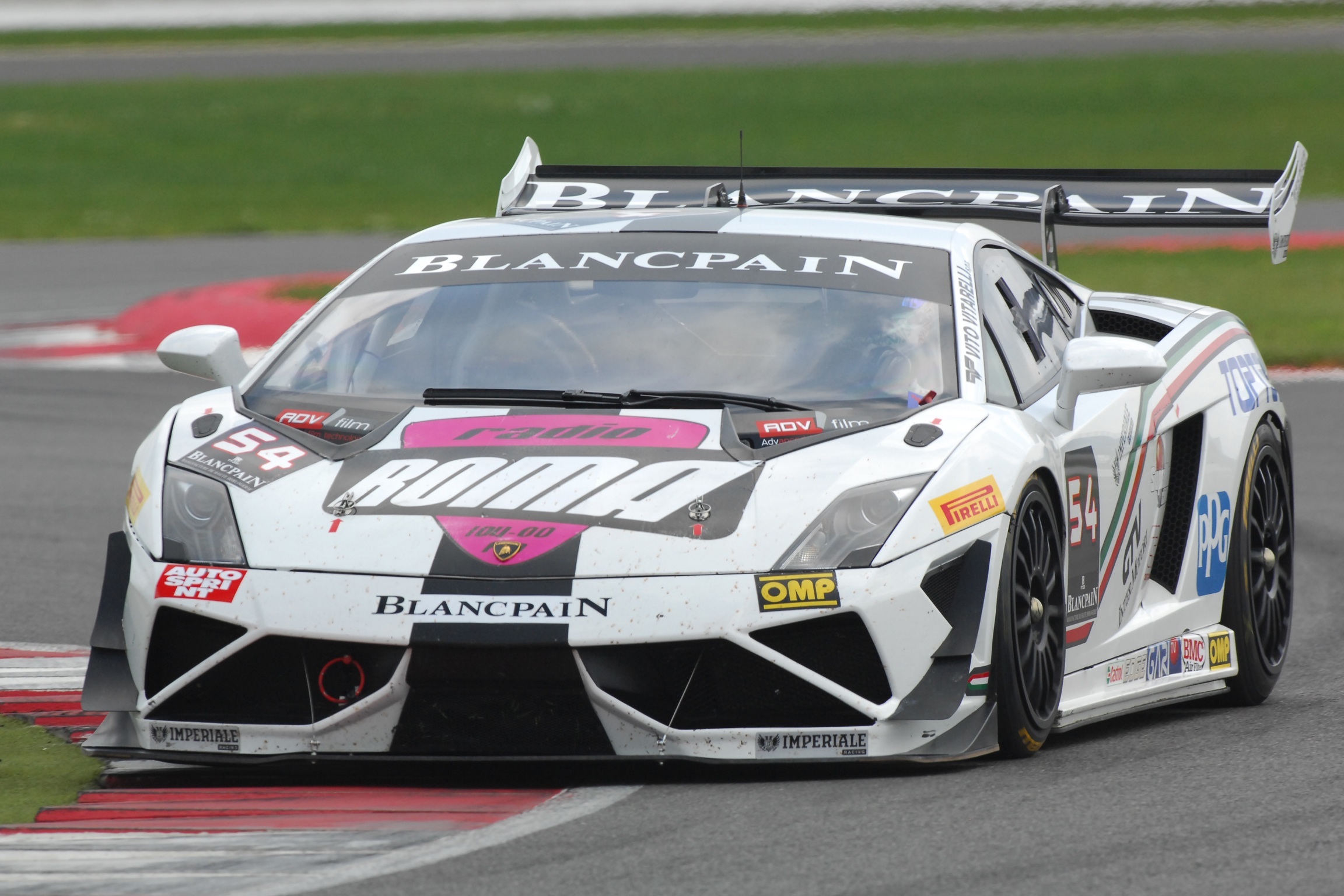 A MISANO, POLE E SECONDA FILA PER AMICI E PALMA